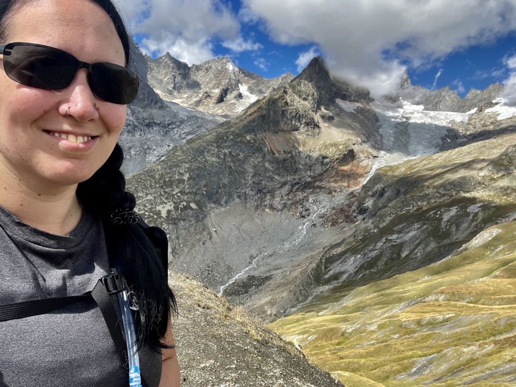Eye Vet RVN Vicki Treks Across Alps To Raise Charity Money