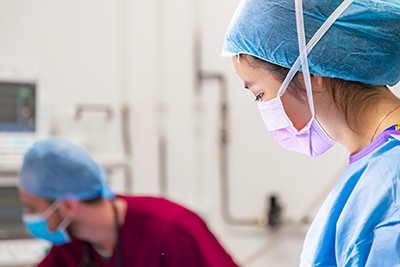 Picture of an internship nurse at work